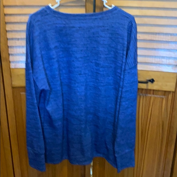 NWOT Reebok long sleeve top/ sweatshirt - Picture 2 of 5